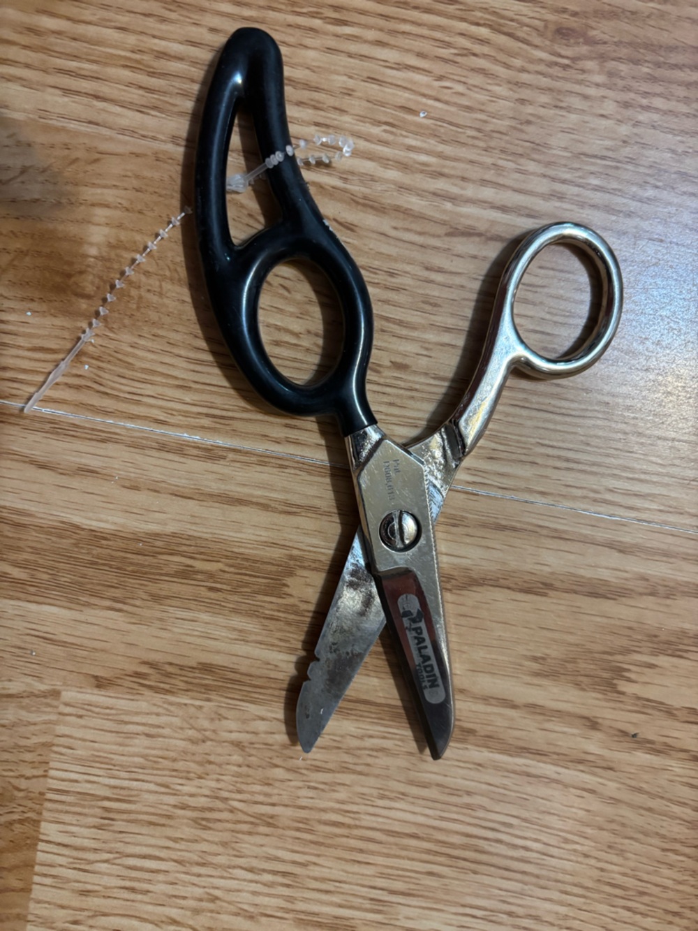 Taradin Stainless Multi-Purpose Scissors in Black and Silver